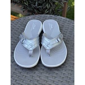 Clarks Cloud Steppers Silver Adjustable Flip Flops Women's Size 9 MINT!